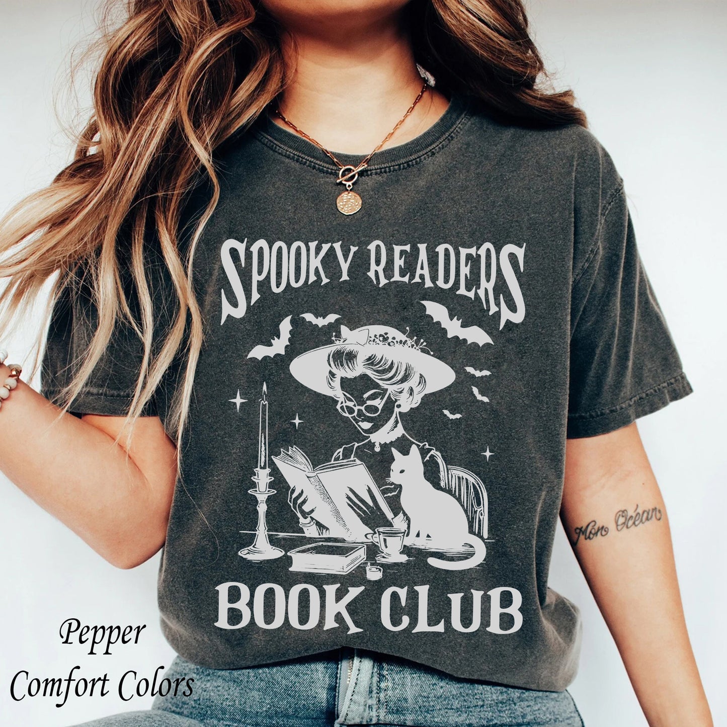 Halloween Comfort Colors, Retro Ghosts Reading Books, Teacher Librarian, Halloween Gift, Spooky Season Trendy Shir,t Gift Halloween Book Lover