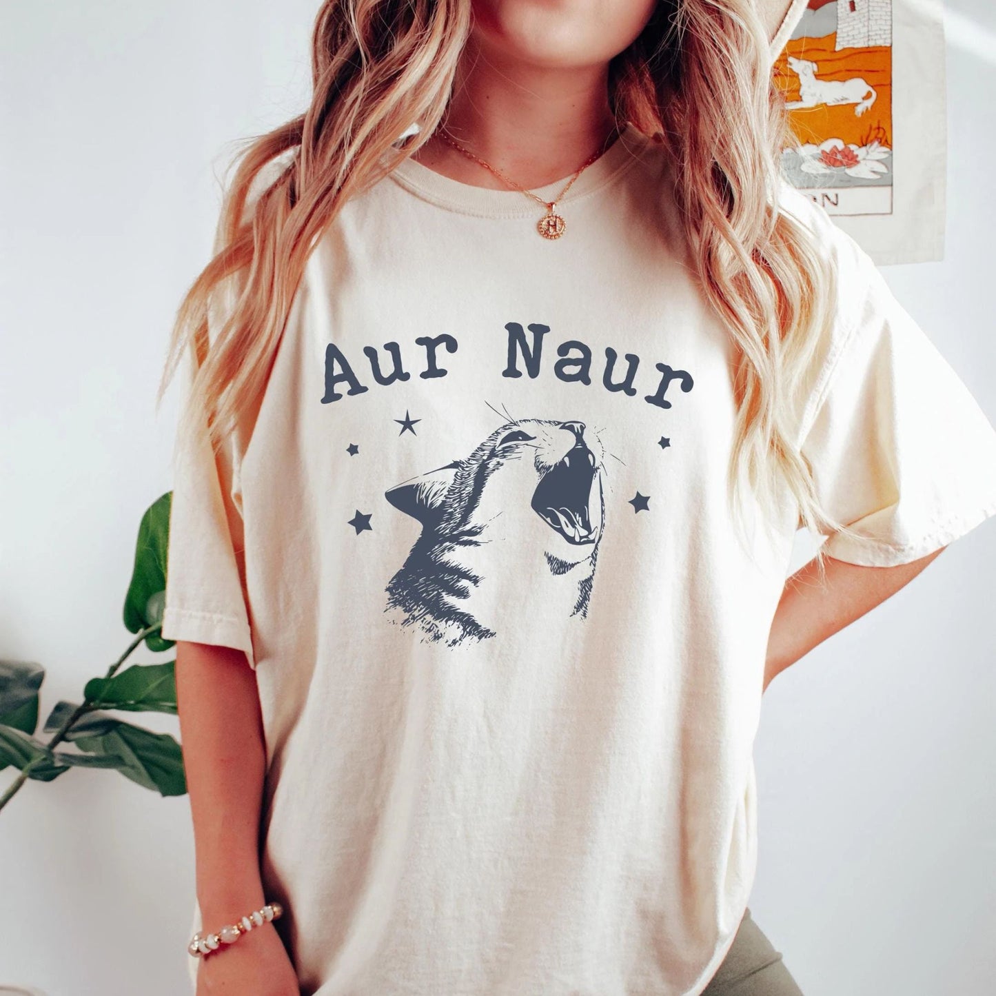 Aur Naur Cat T-shirt, Funny Women's Sweatshirt, Cute Cat Mama Shirt, Silly Cat Meme Crewneck, Humorous Mom Gift, Retro Cat Lover Tee