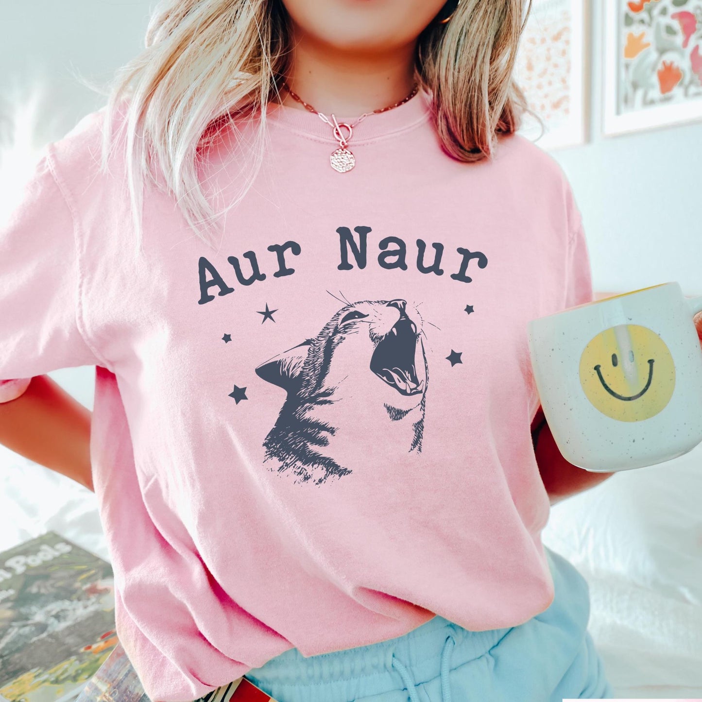 Aur Naur Cat T-shirt, Funny Women's Sweatshirt, Cute Cat Mama Shirt, Silly Cat Meme Crewneck, Humorous Mom Gift, Retro Cat Lover Tee
